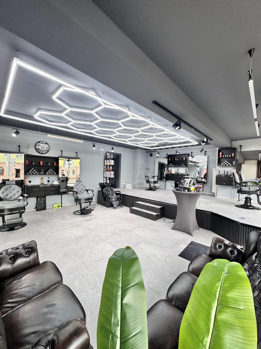 LY Barber Shop