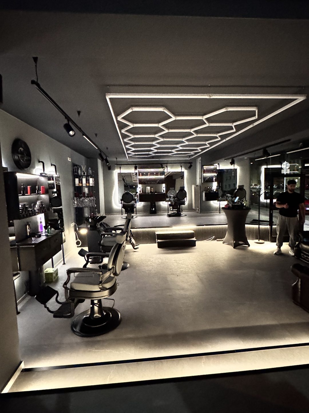 LY Barber Shop